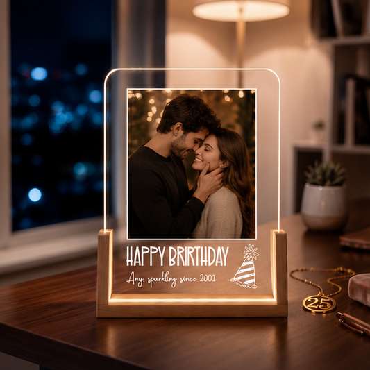 Luminária em Acrílico com Foto e Frase – Edição Casal