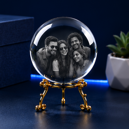 Luminária Esfera em Cristal com Base Dourada Estilo Tripé – Edição Amigos